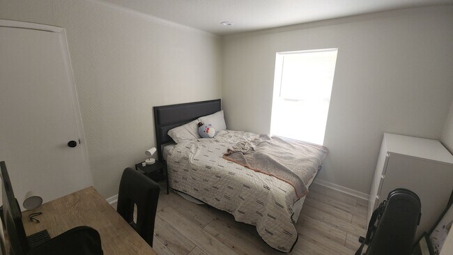 Building Photo - 1005 W MLK #B