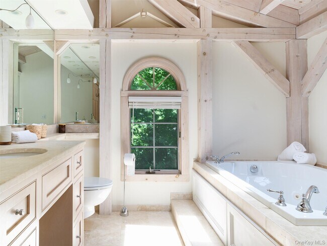 Building Photo - 121 Queechy Lake Dr