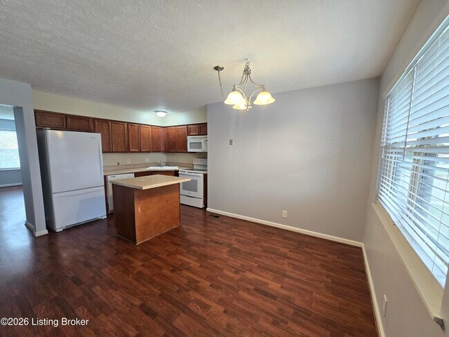 Building Photo - 2831 Goose Creek Rd