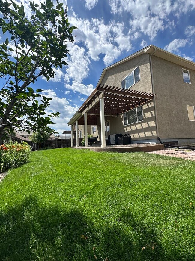 Building Photo - Spacious 5-Bedroom Smart Home Near Peterso...