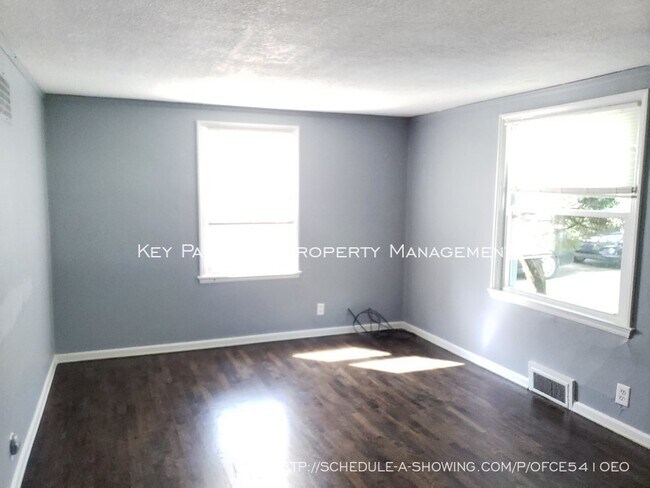 Building Photo - 7809 Madison Ave - Cute!