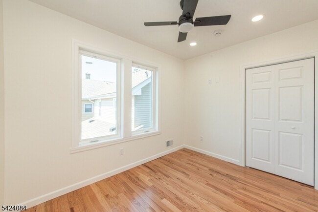 Building Photo - 39 Beekman St