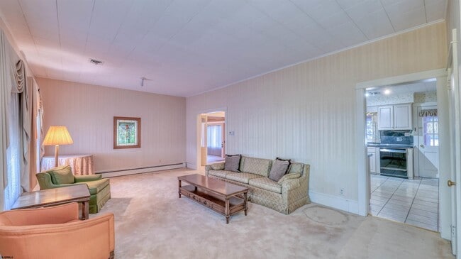 Building Photo - 549 Tuckahoe Rd