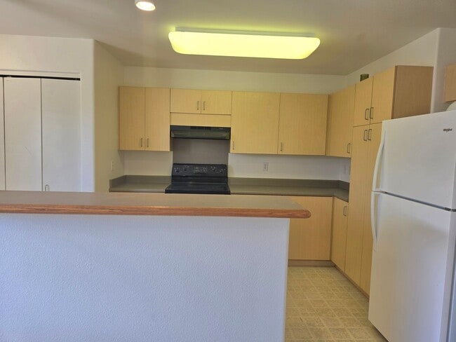 Building Photo - 95-1099 Koolani Dr. #251