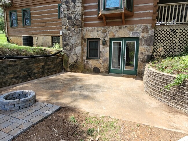 Building Photo - 9532 Middlebrook Pike