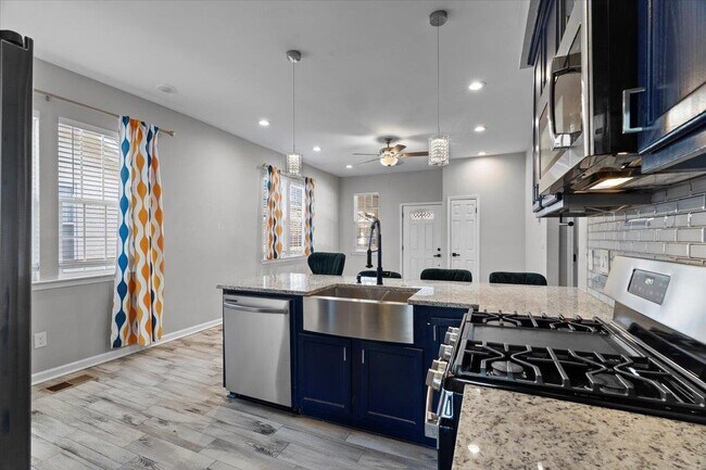 Building Photo - 1205 Forest Ave