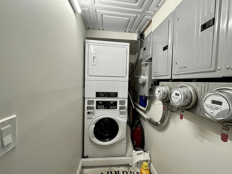 Building Photo - 48 Saint Germain St