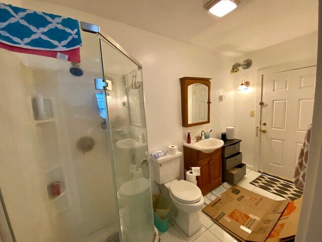 Building Photo - 79 Smith St