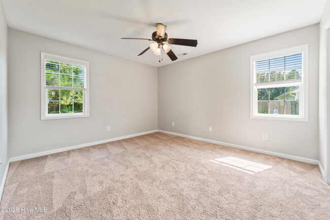 Building Photo - 443 Dion Dr