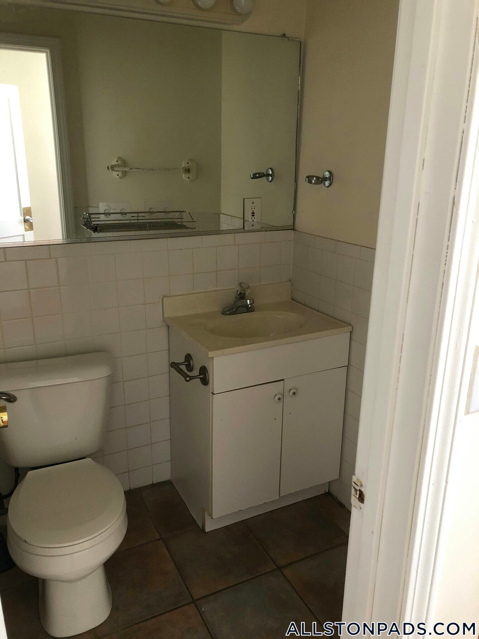 Building Photo - 15 Barrows St