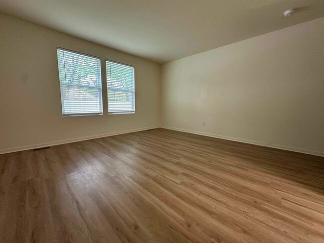Building Photo - 8118 Cypress Cir