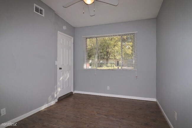 Building Photo - 4 br, 2 bath House - 744 Le Brun Dr