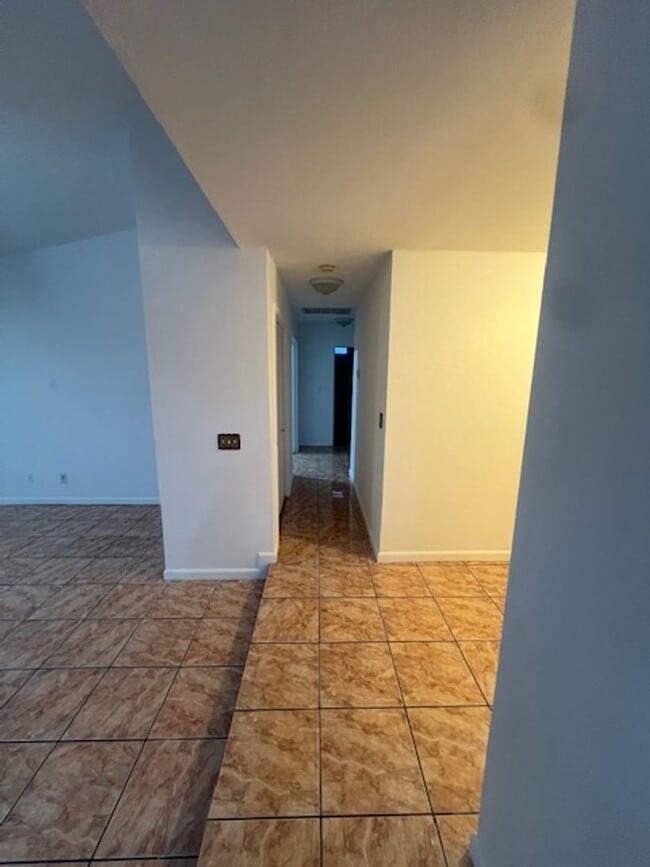 Building Photo - 507 Datewood Ct