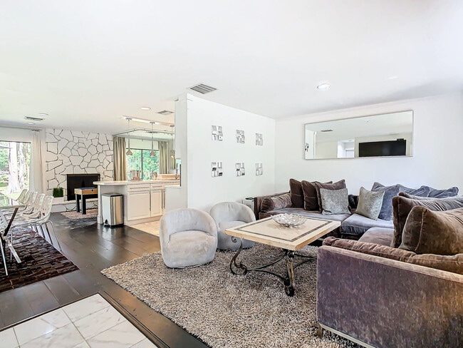 Building Photo - 5700 Saddlebrook Way