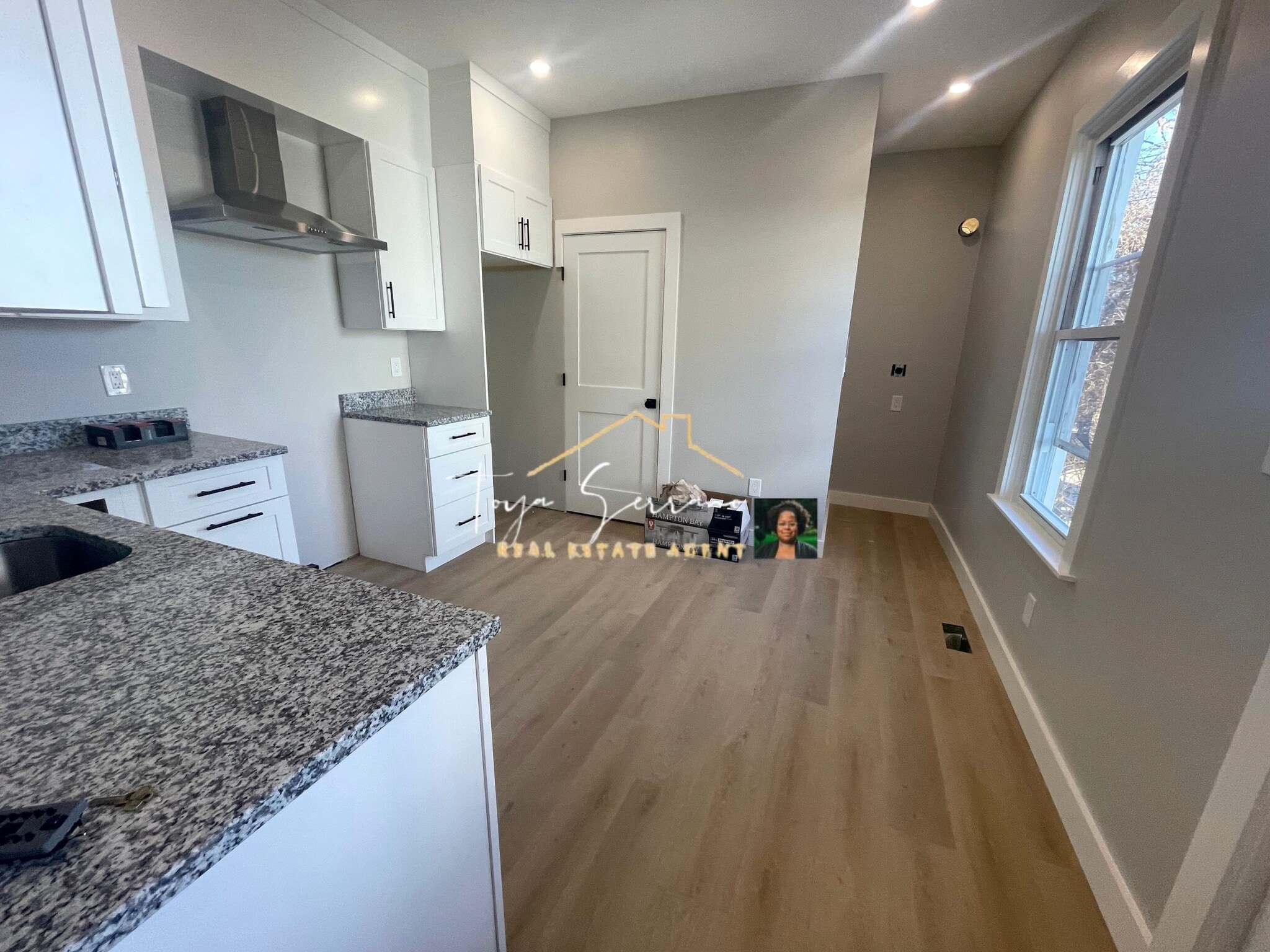 Building Photo - 19 Gordon St