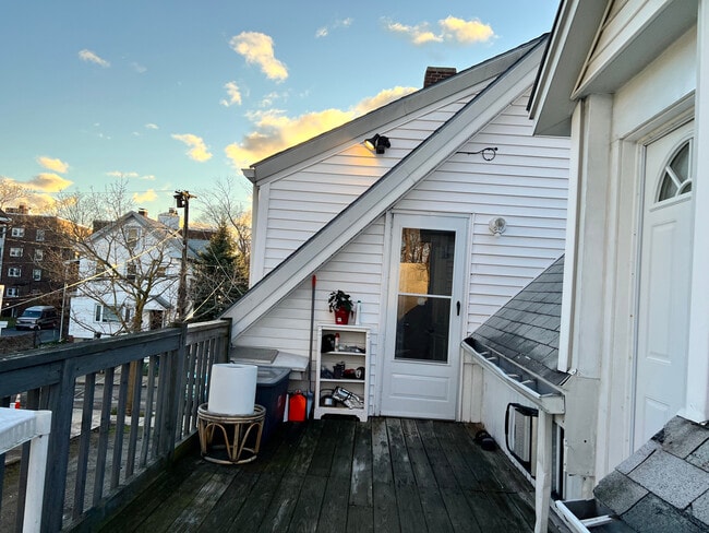 Building Photo - 45 Lincoln St