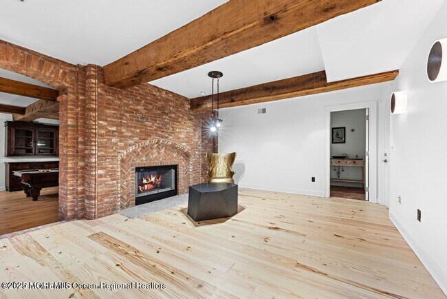 Building Photo - 18 Sheraton Ln