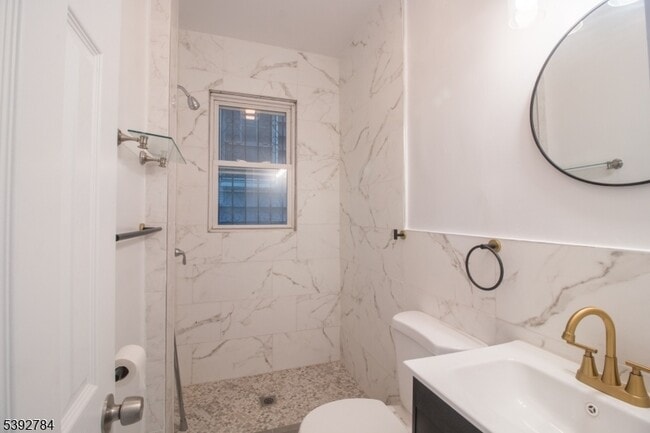 Building Photo - 93 21st St