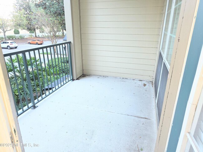 Building Photo - 7800 Point Meadows Dr