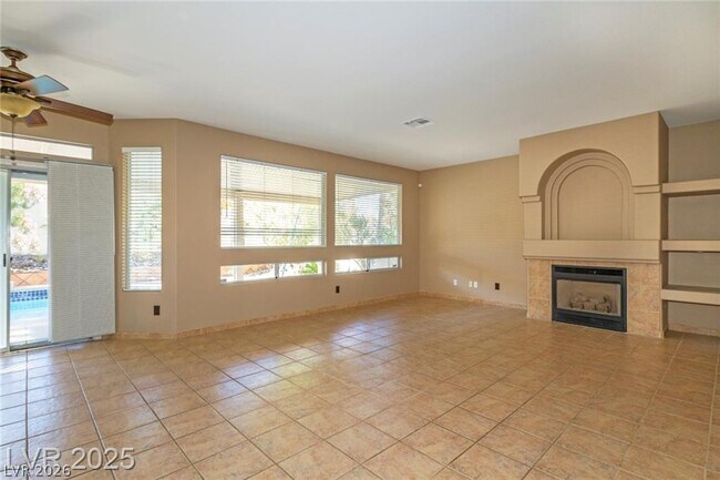 Building Photo - 2121 Whitebirch Ln