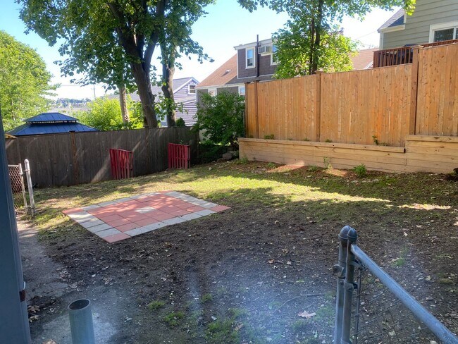 Building Photo - Trump Property