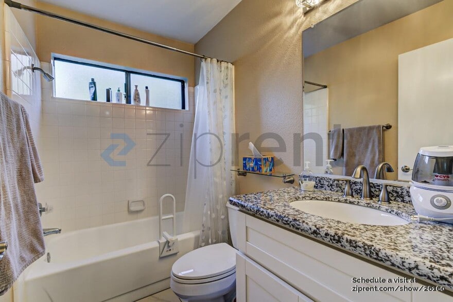 Building Photo - 67 Silkberry