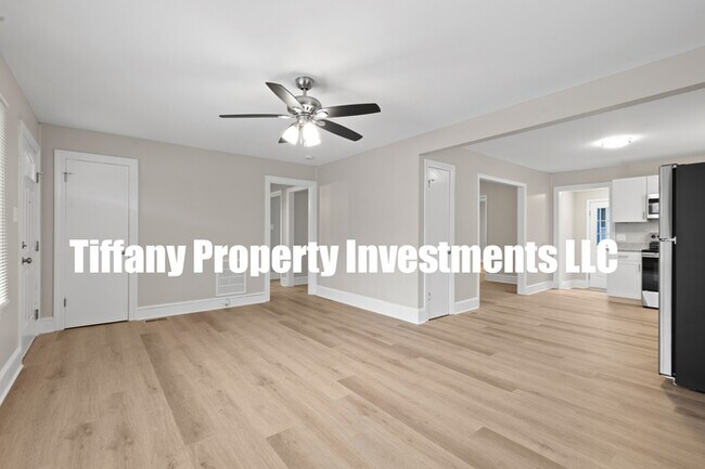 Building Photo - 119 N Jack St