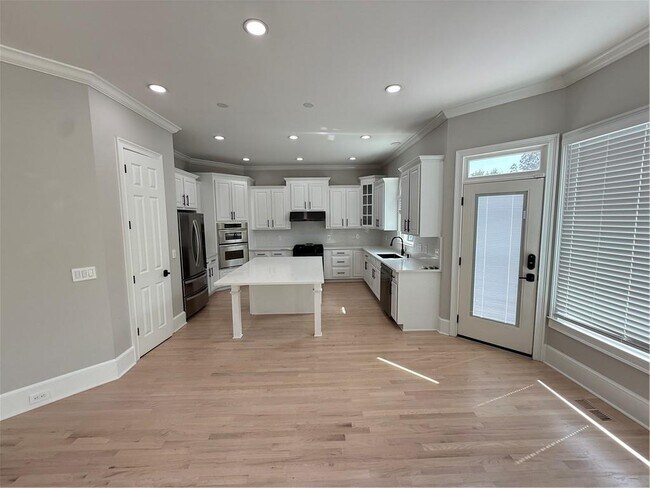 Building Photo - 1660 Briergate Dr