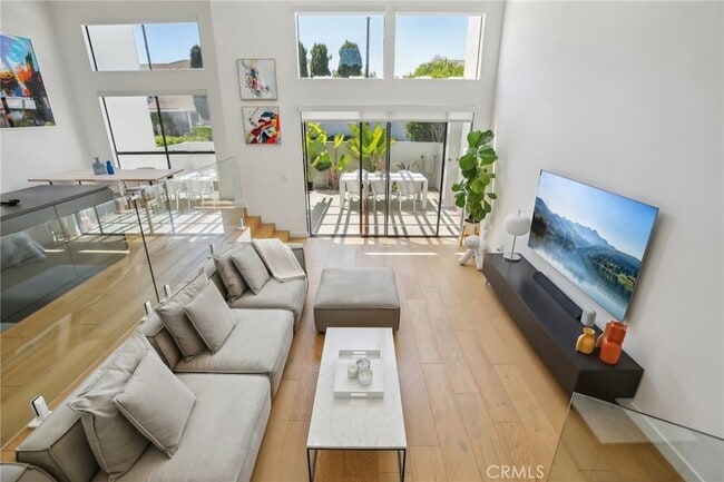 Building Photo - 15 Waterway