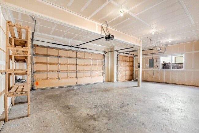 Building Photo - 824 Chelan Pl NE