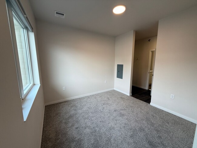 Building Photo - Northern Point Apartments