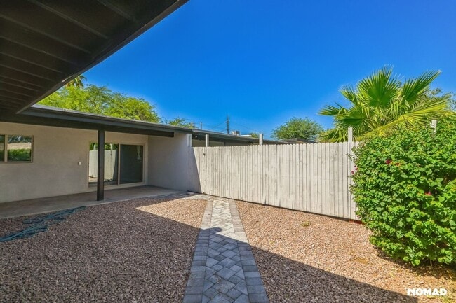 Building Photo - 3555 E 4th St