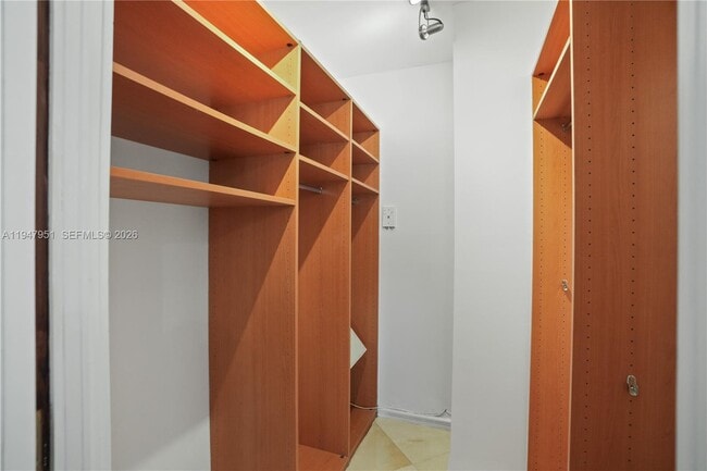 Building Photo - 19355 Turnberry Way