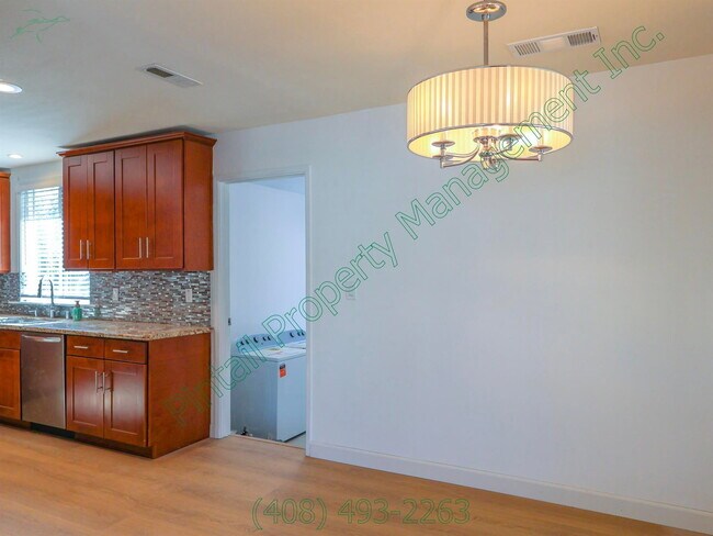 Building Photo - 3428 San Marino Ave