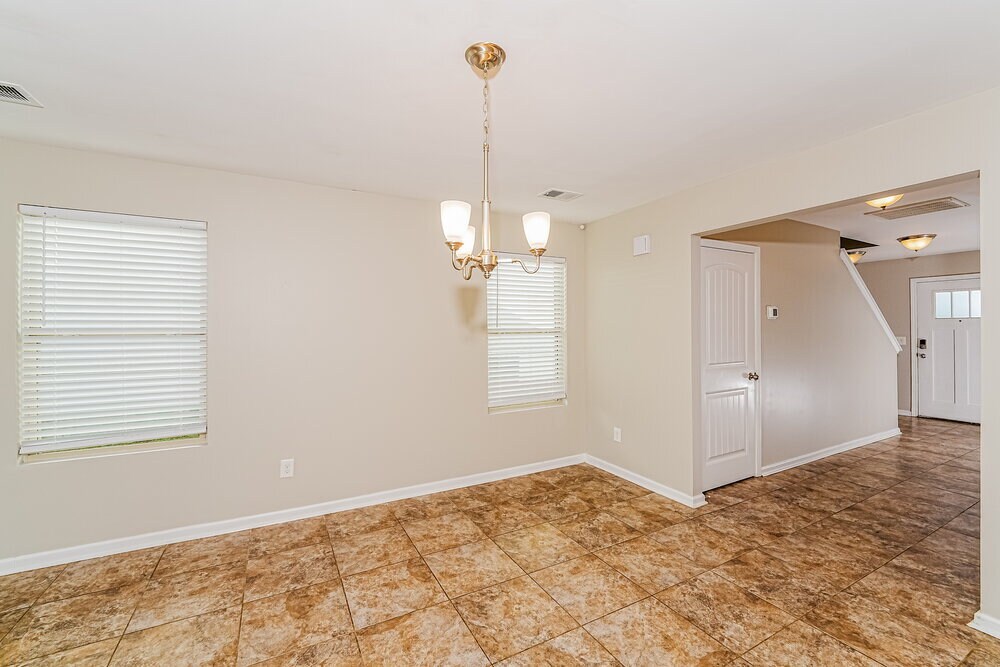 Building Photo - 9340 Hoffman Pl