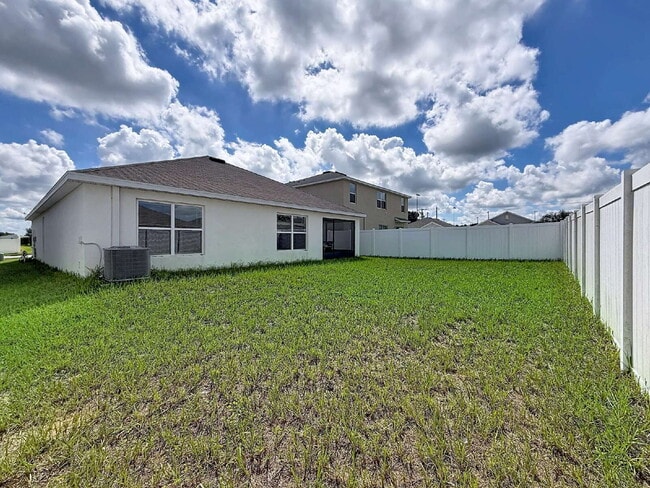 Building Photo - 13559 Southern Magnolia Dr