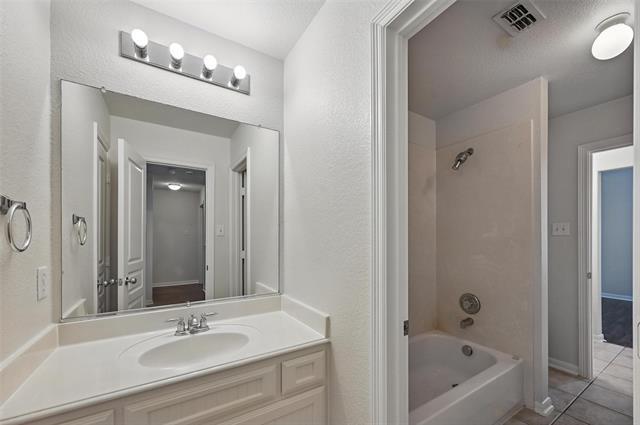 Building Photo - 14743 Daneway Dr