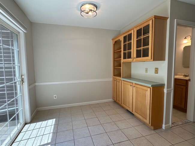 Building Photo - 7 Candlestick Ct