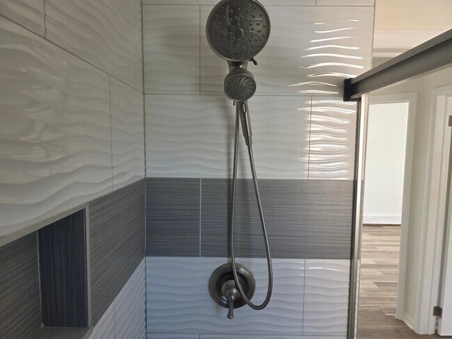 Building Photo - 157 Neptune Ave