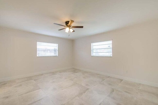 Building Photo - 22191 SW 60th Ave