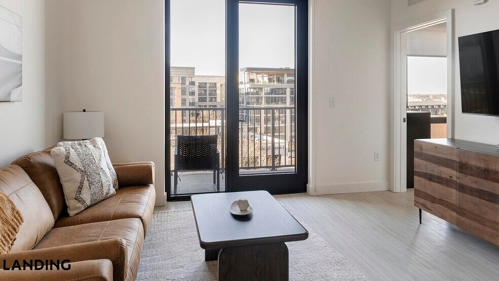 Building Photo - 1007 S Mint St