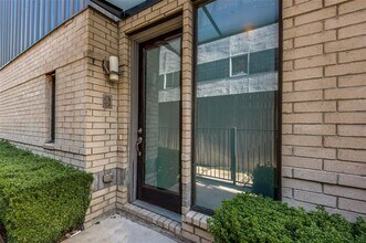 Building Photo - 4235 Holland Ave