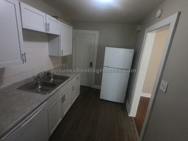 Building Photo - 377 S Emerson Ave