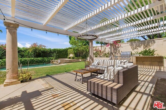 Building Photo - 6003 County Oak Rd