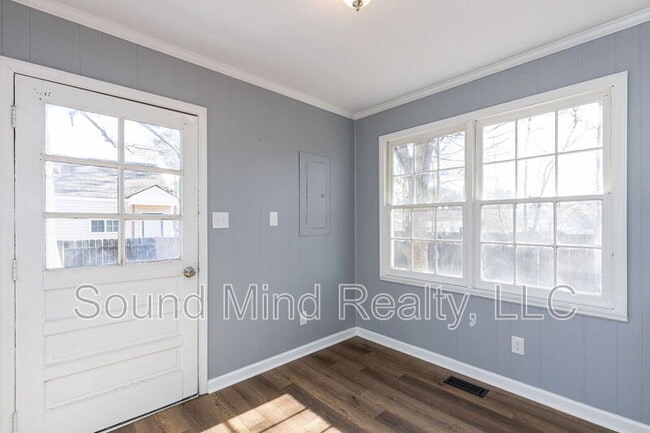 Building Photo - 303 W Horton St