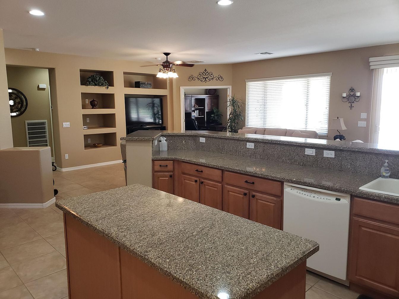 Building Photo - 3818 E Hazeltine Way