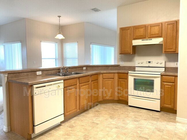 Building Photo - 3405 Great Pond Dr