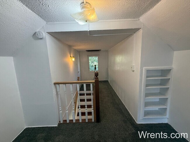 Building Photo - NEW LISTING in Audubon area  3+ bed / 2 bath