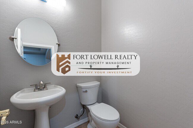 Building Photo - 13354 W San Miguel Ave