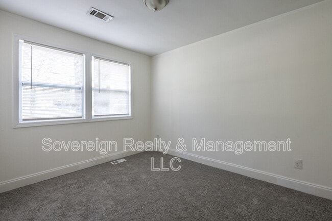 Building Photo - 3366 Delmar Ln NW